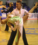 Танцоры встречаются на конкурсе