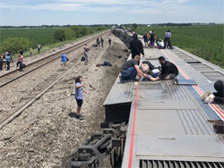 В США при крушении поезда погибли и пострадали люди 