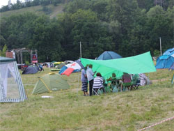 В первый день Грушинский фестиваль посетили около 6 тысяч человек из 20 регионов