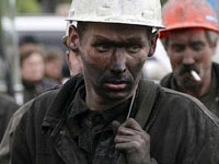 На Украине спасены три заблокированных в шахте горняка