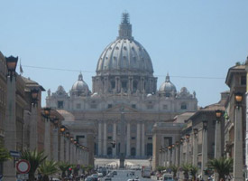 В Ватикан перестали пускать туристов в шортах и с открытыми плечами