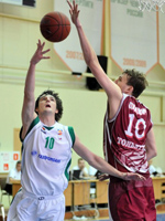 Тольяттинские баскетболисты сыграли два матча с разными концовками 