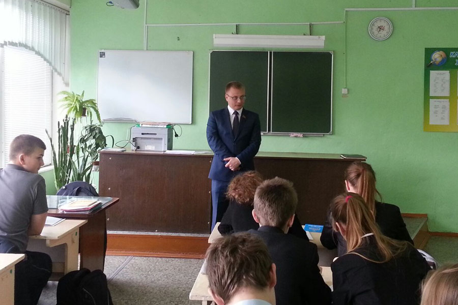 Олег Шаляпин провел урок по основам местного самоуправления