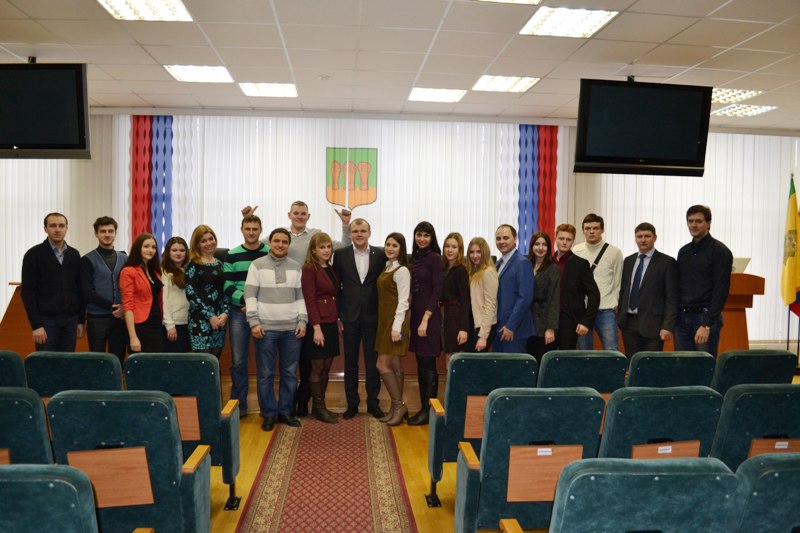 Представители Общественного молодежного совета приняли участие в XIII внеочередной конференции «Молодой Гвардии Единой России»